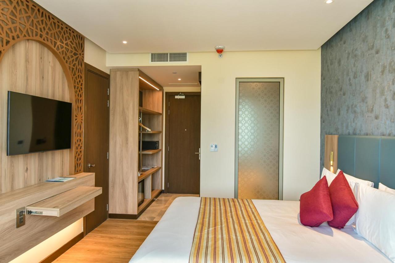 Golden Tulip Airport Hotel&spa Hotel