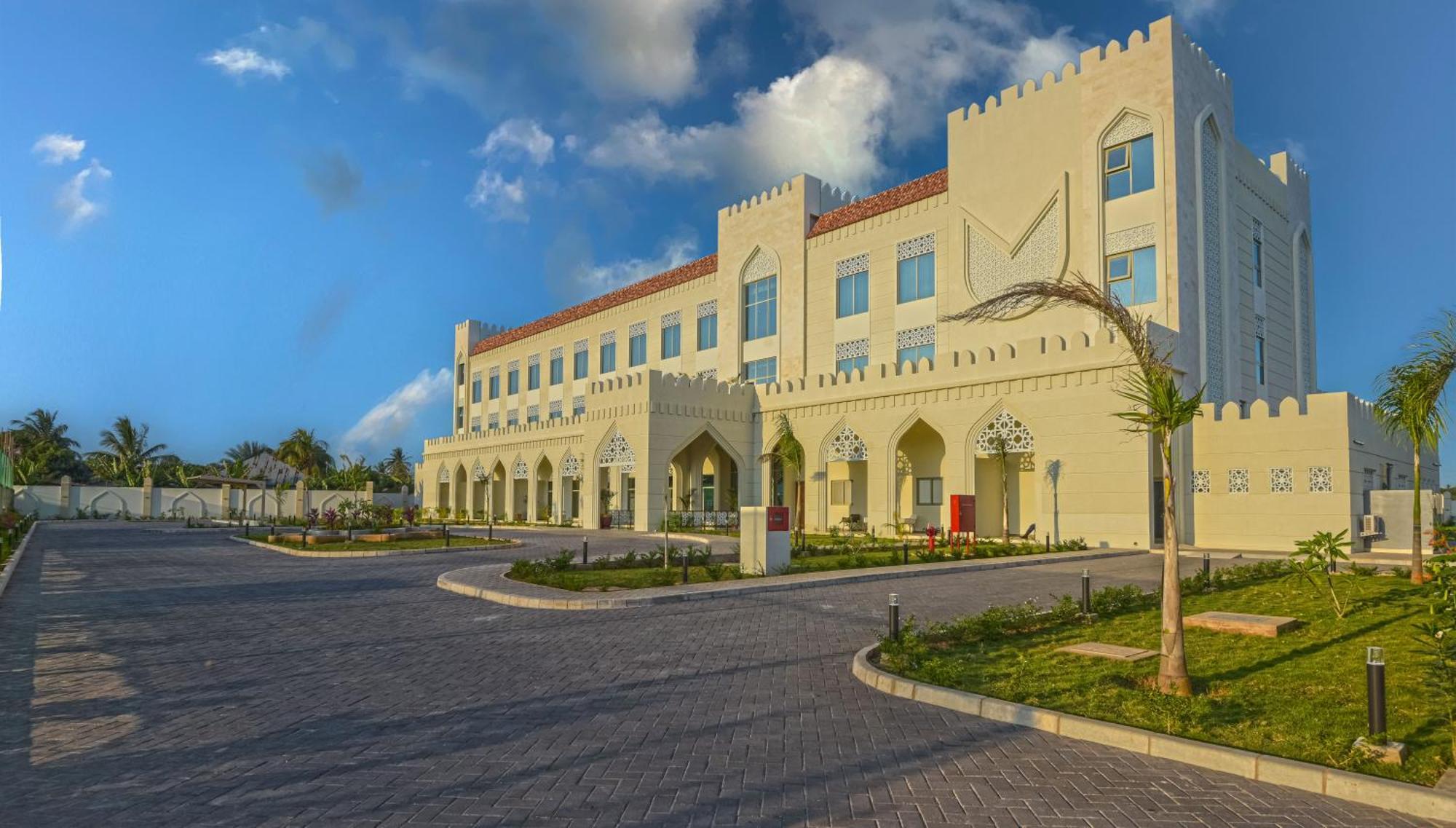 Golden Tulip Airport Hotel&spa 4*
