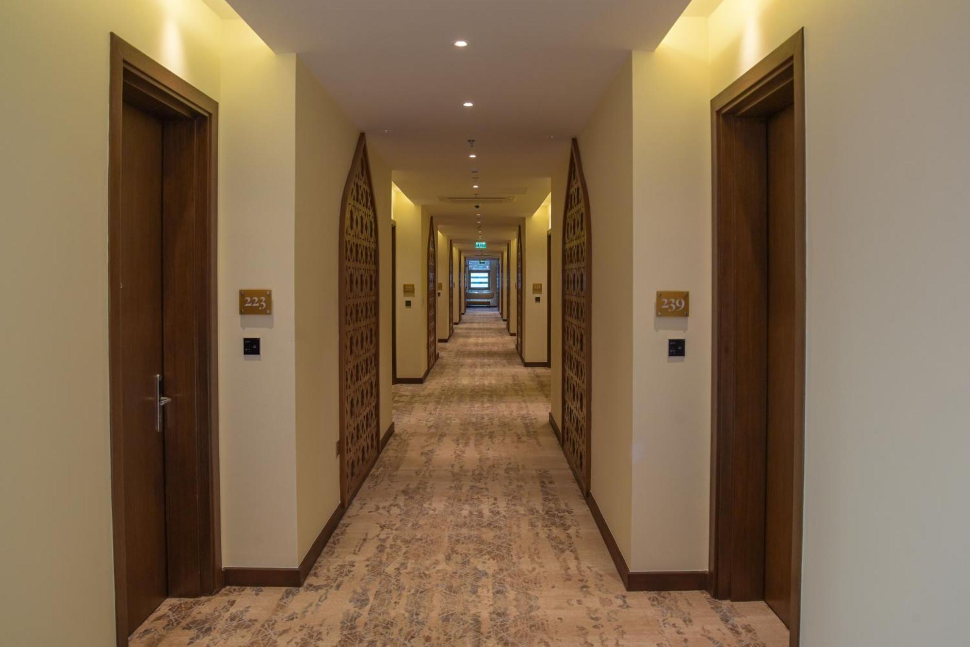 Golden Tulip Airport Hotel&spa Hotel 4*