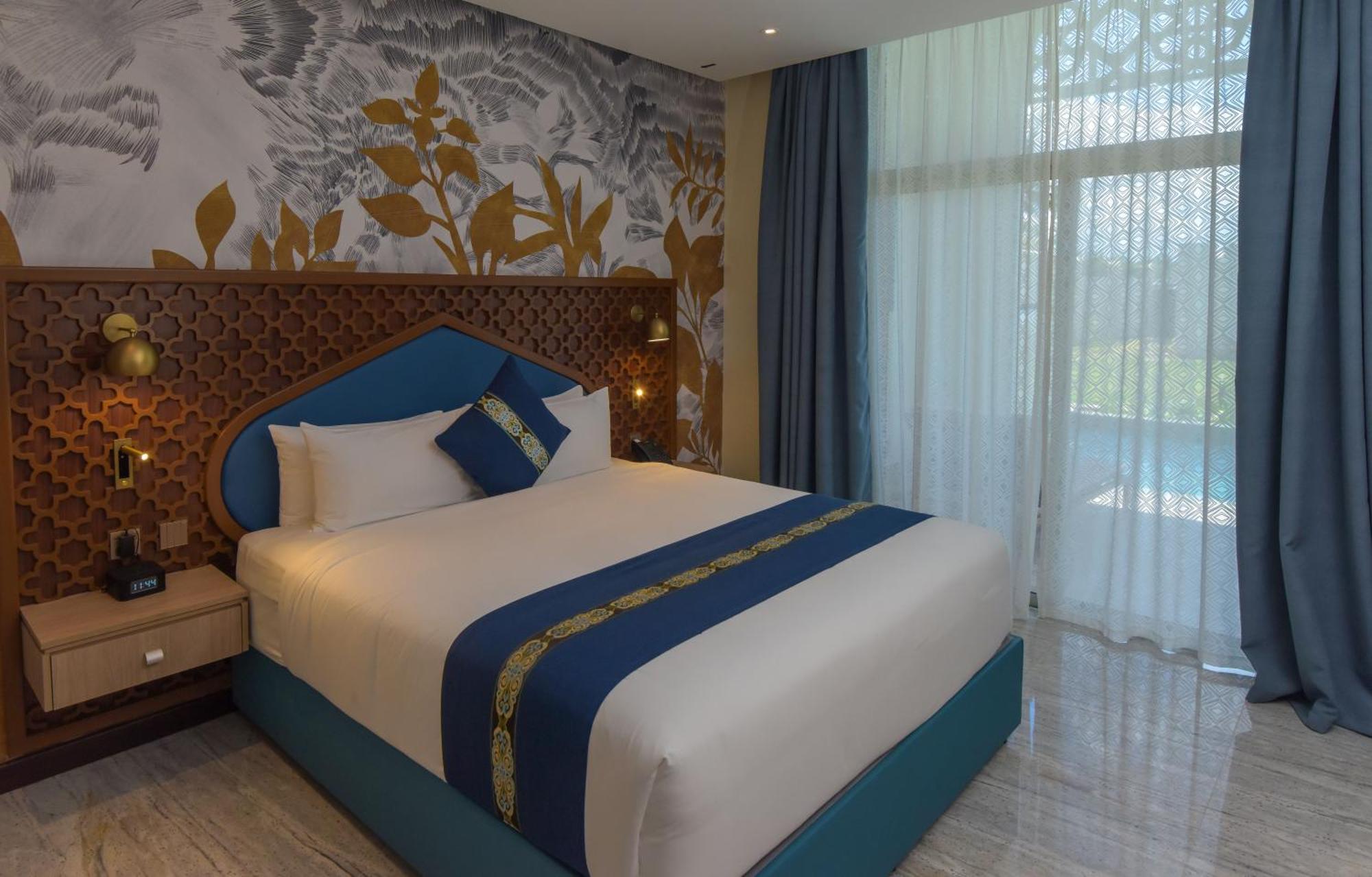 Golden Tulip Airport Hotel&spa 4*