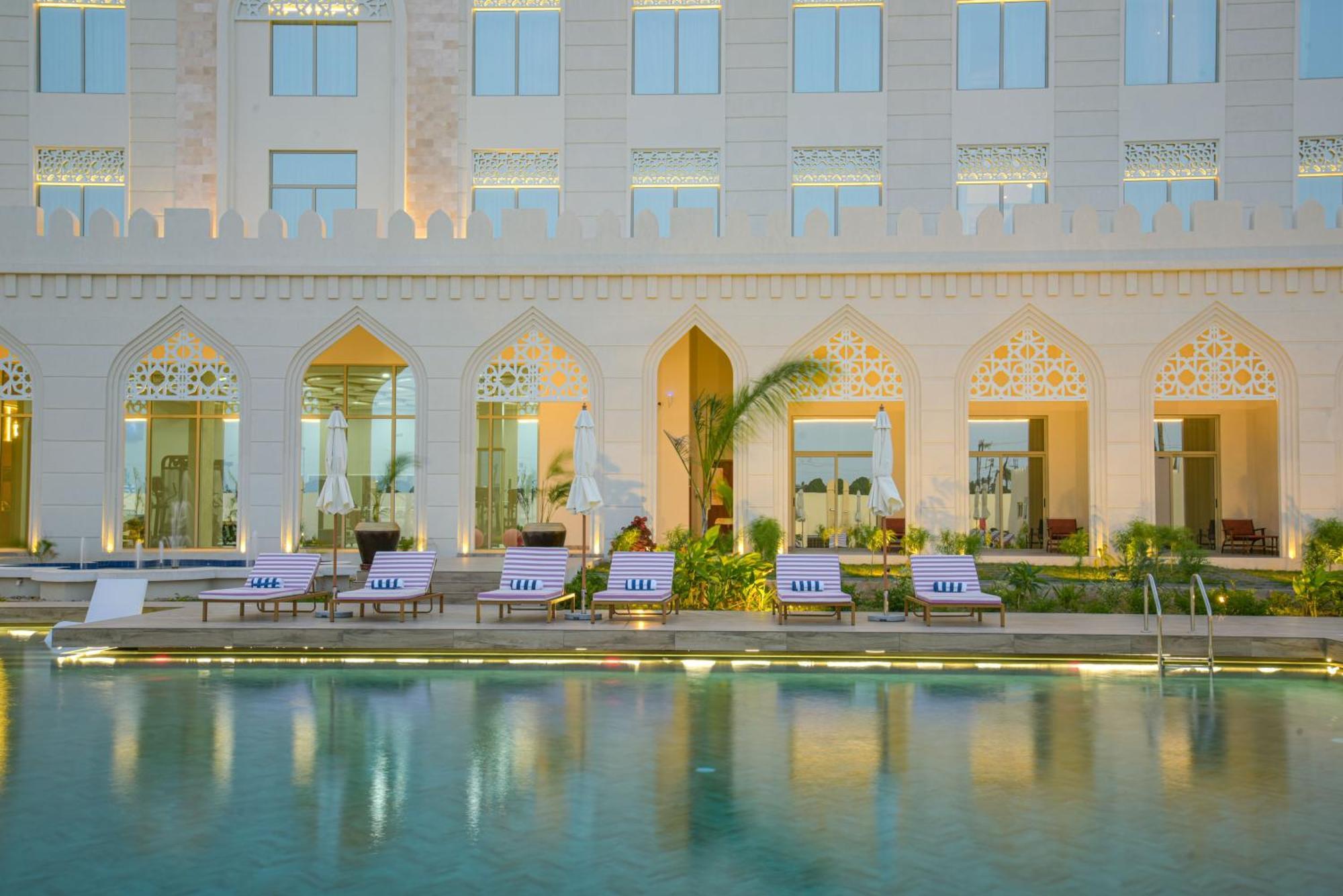 Golden Tulip Airport Hotel&spa Hotel