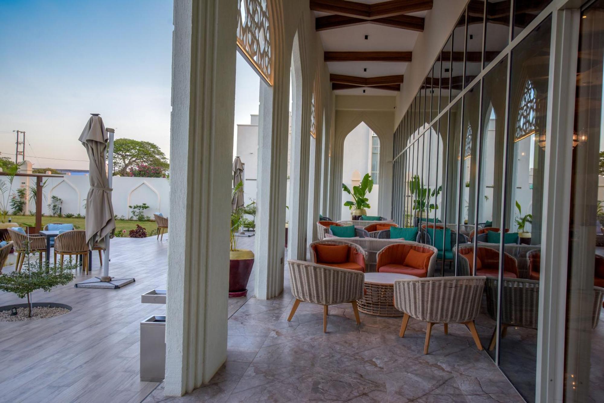 Golden Tulip Airport Hotel&spa