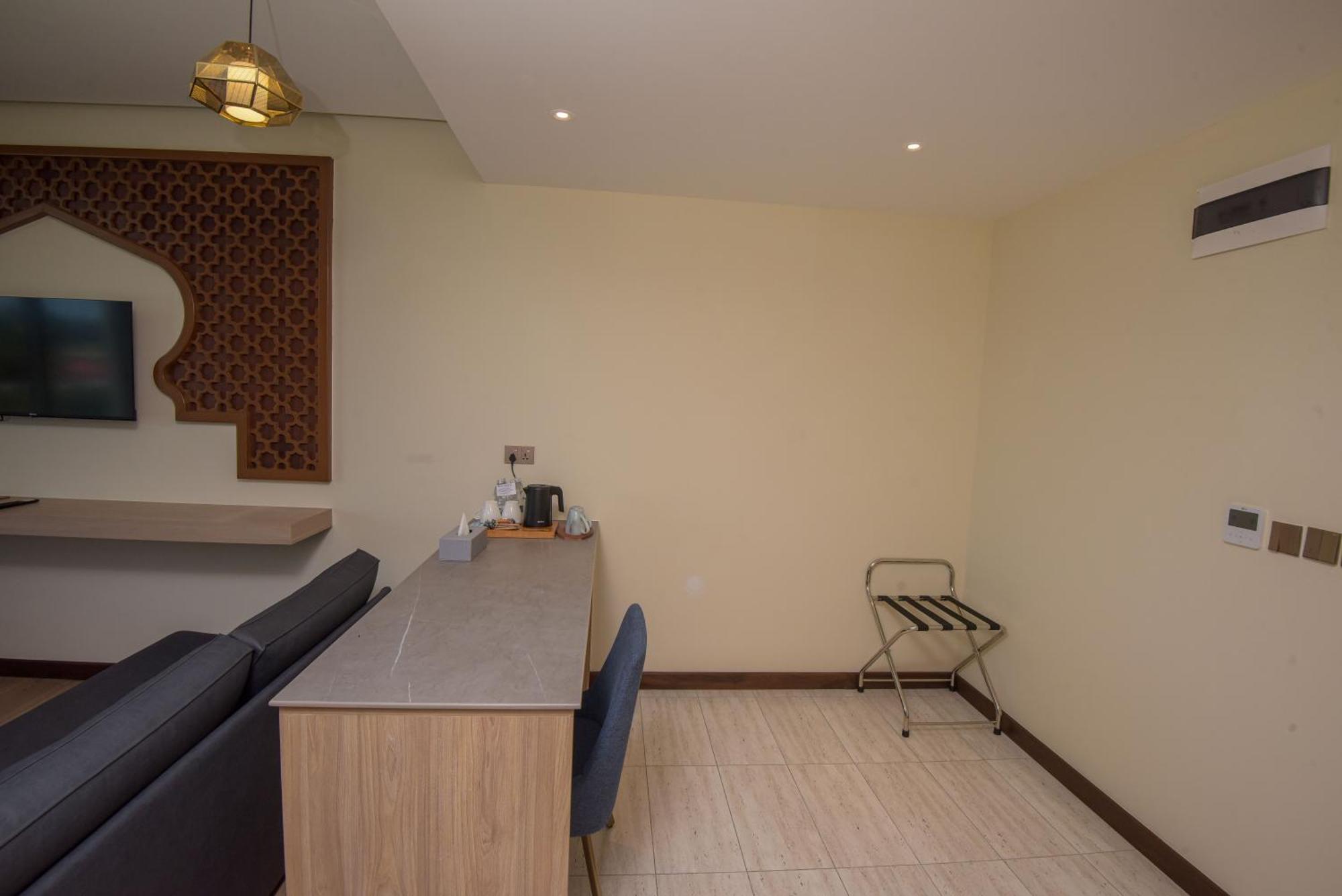 Golden Tulip Airport Hotel&spa Hotel