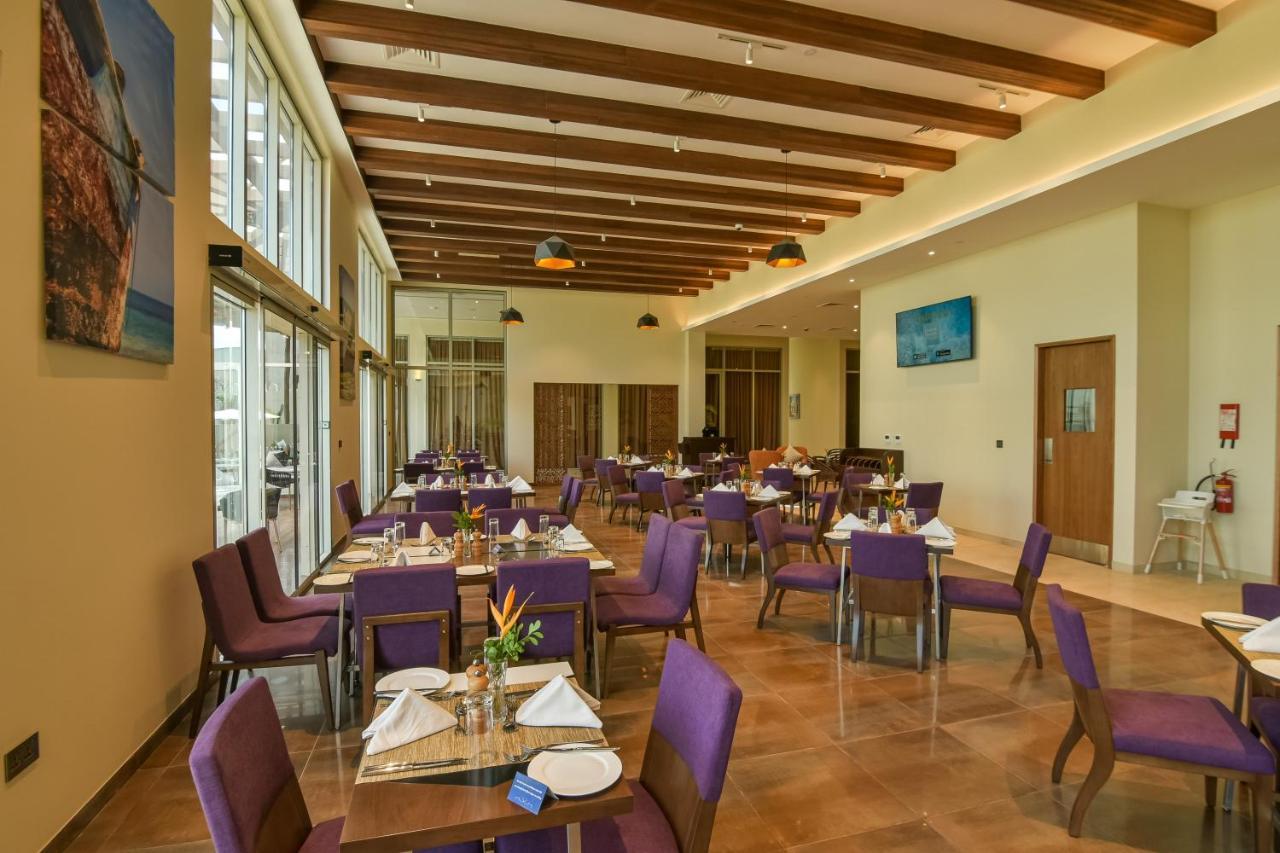Golden Tulip Airport & 4* Zanzibár